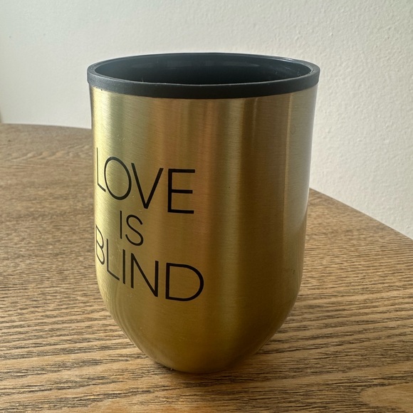Elegant Gold Tumbler with 'Love Is Blind' Inscription - Picture 4 of 4